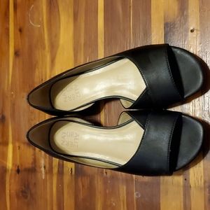 Naturalizer open toe shoes